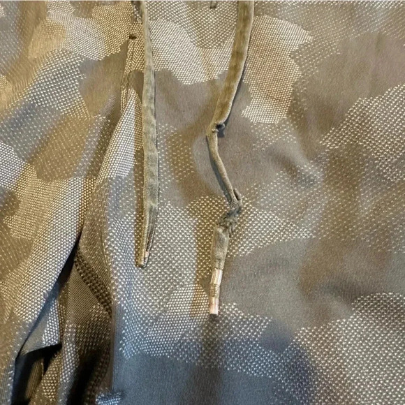 Lululemon T.H.E. Running Athletic Shorts Lined Green Camo Small - Picture 5 of 5